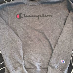Champion crew neck/ pull over